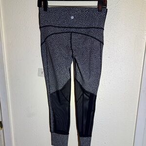 Lululemon Athletica Black and Gray Patterned Leggings